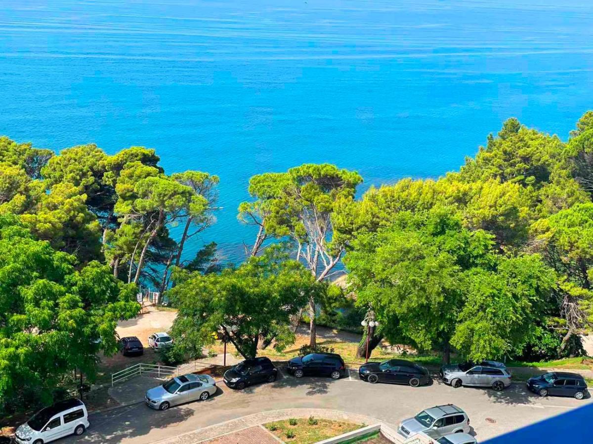 Corpus B - Hotel Albatros Ulcinj Bagian luar foto