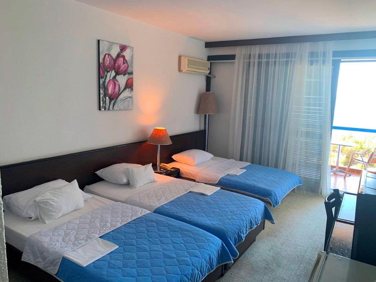Corpus B - Hotel Albatros Ulcinj Ruang foto