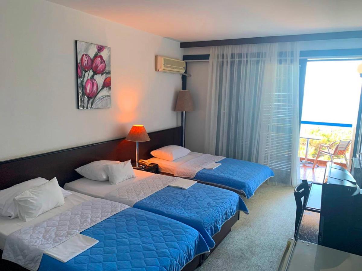Corpus B - Hotel Albatros Ulcinj Ruang foto