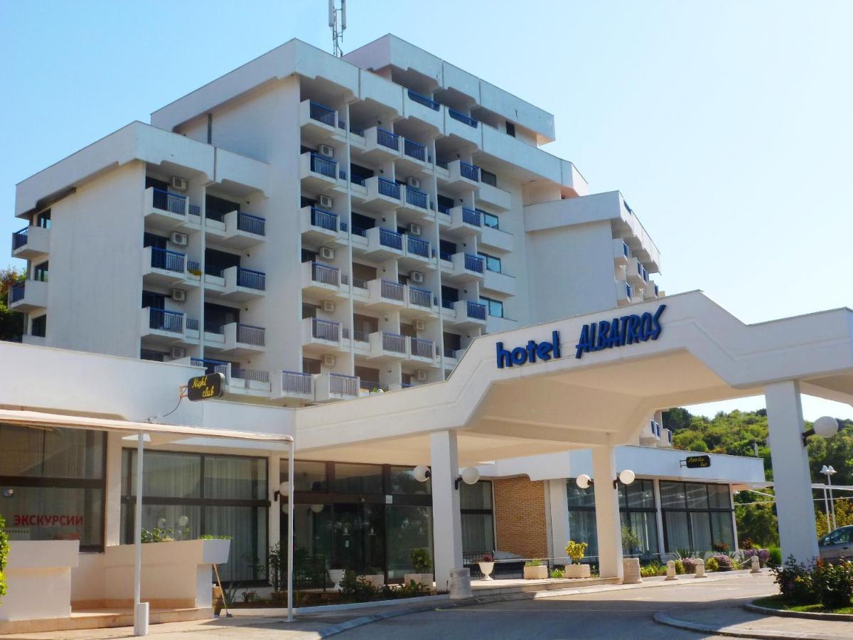 Corpus B - Hotel Albatros Ulcinj Bagian luar foto