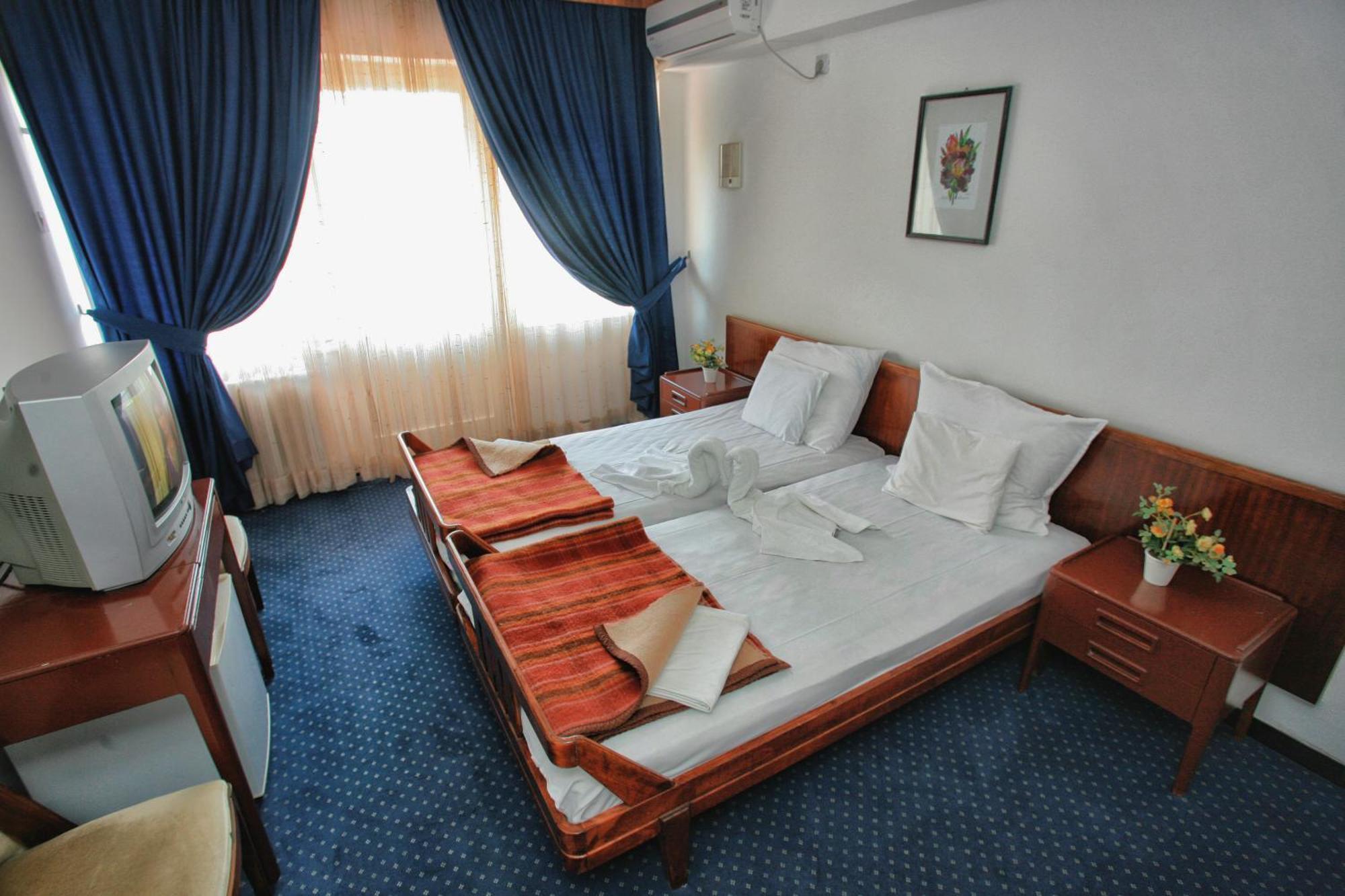Corpus B - Hotel Albatros Ulcinj Ruang foto