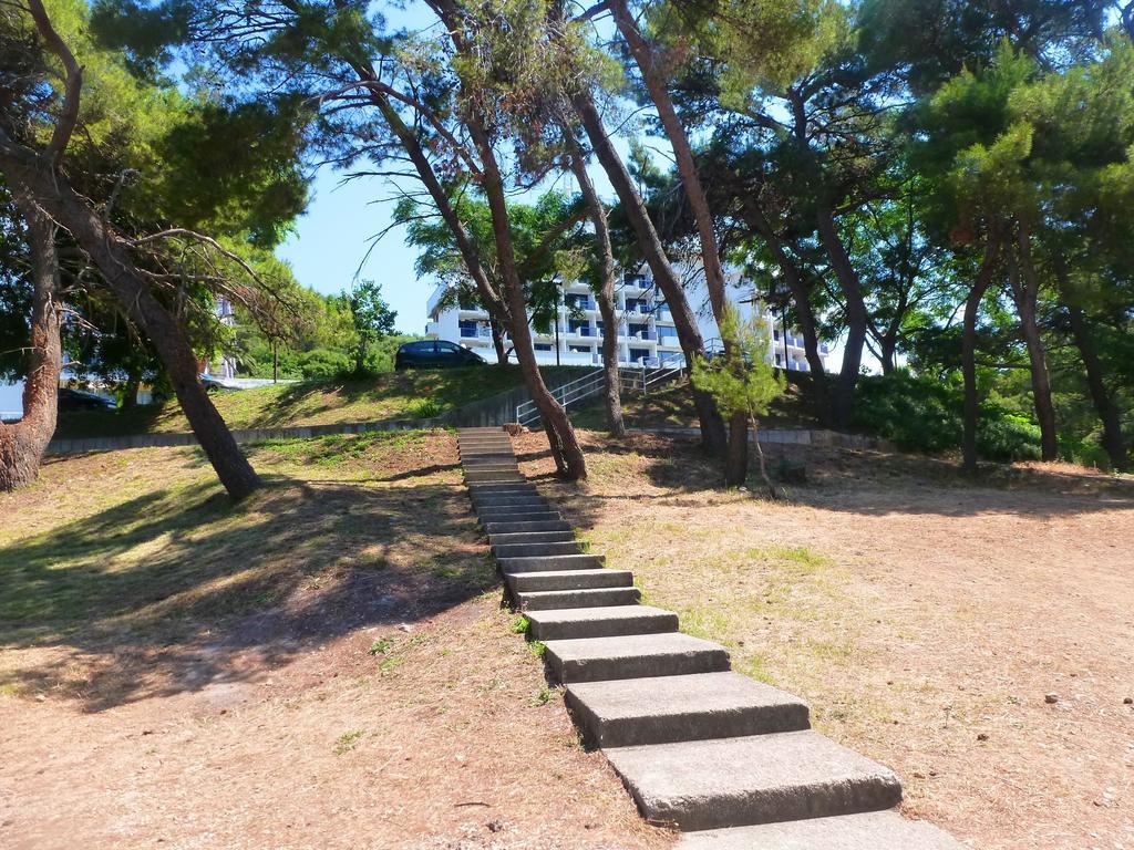 Corpus B - Hotel Albatros Ulcinj Bagian luar foto